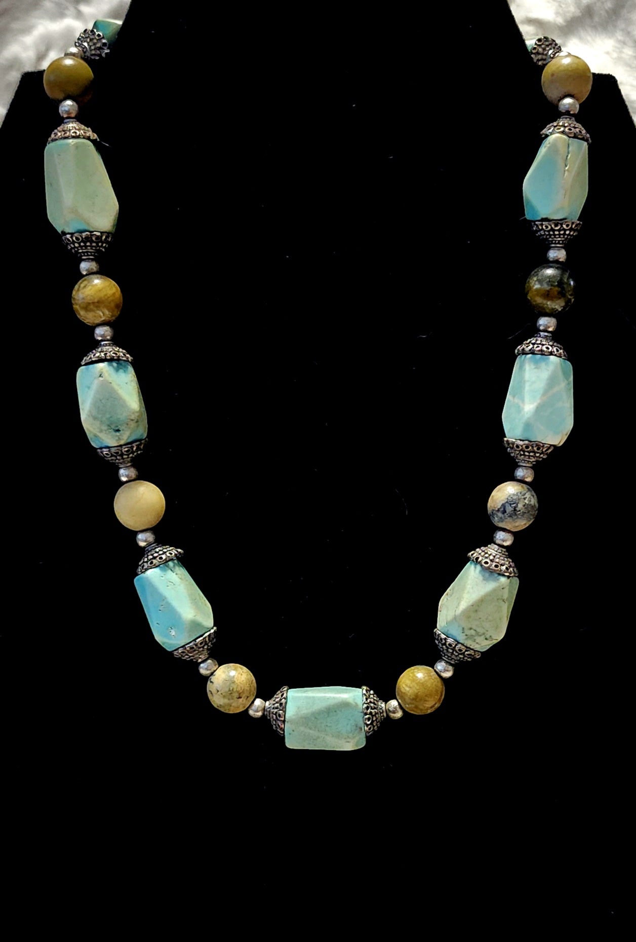 Vintage Marbled Stone and Lucite Bead Green & Blue Tones Necklace